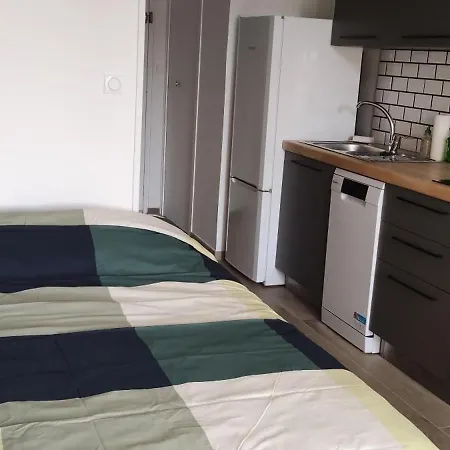 Climatise Avec Parking Et Wifi Au Couchant Apartment *